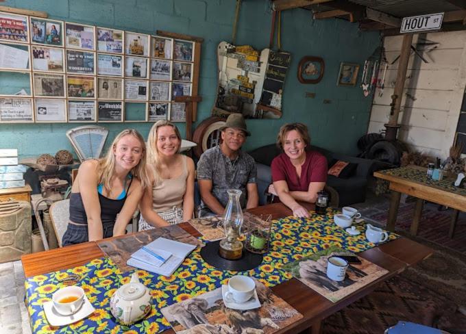 Suzie'S Coffee Shop Accommodation Белвилл Экстерьер фото
