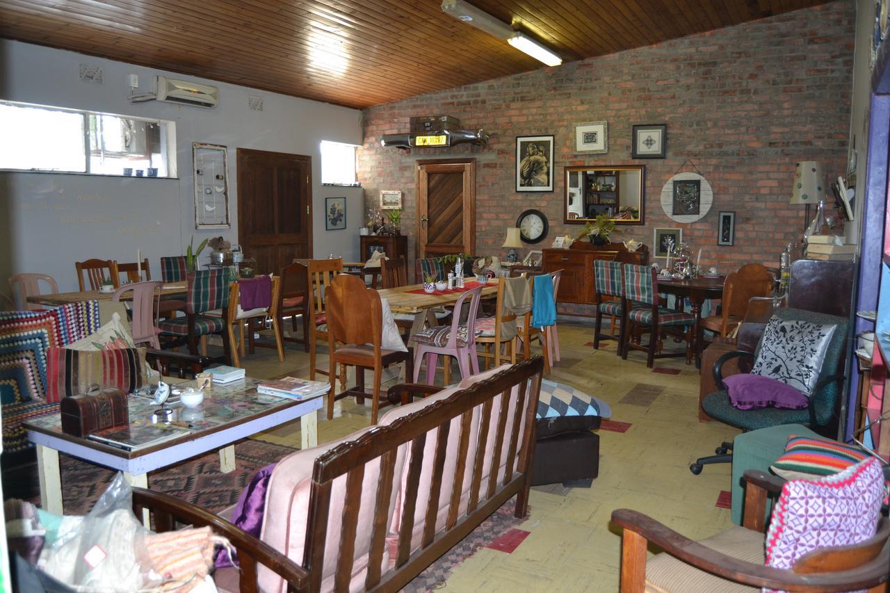 Suzie'S Coffee Shop Accommodation Белвилл Экстерьер фото